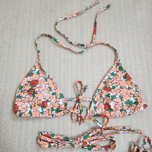 NWOT Triangle O Ring Wrap String Bikini Swimsuit Strawberry Floral Print Medium - Picture 8 of 13
